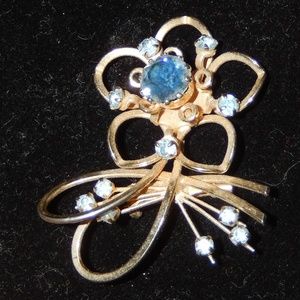 Vintage Brooch Gold tone & Blue stones BEAUTIFUL!